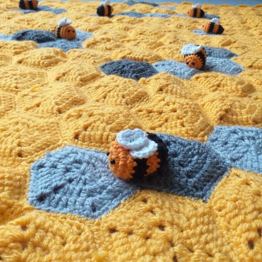 crochet little bee